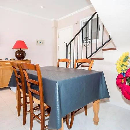El Faro Apartment *