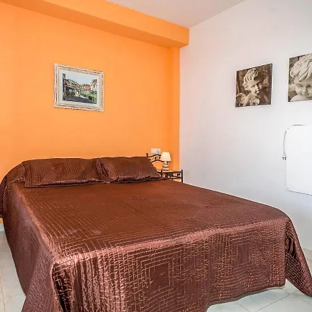 Apartment El Faro *
